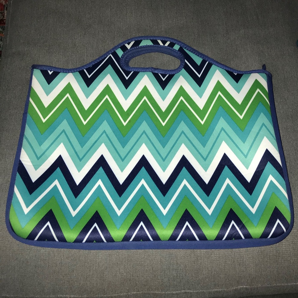 Macbeth Collection foam laptop bag